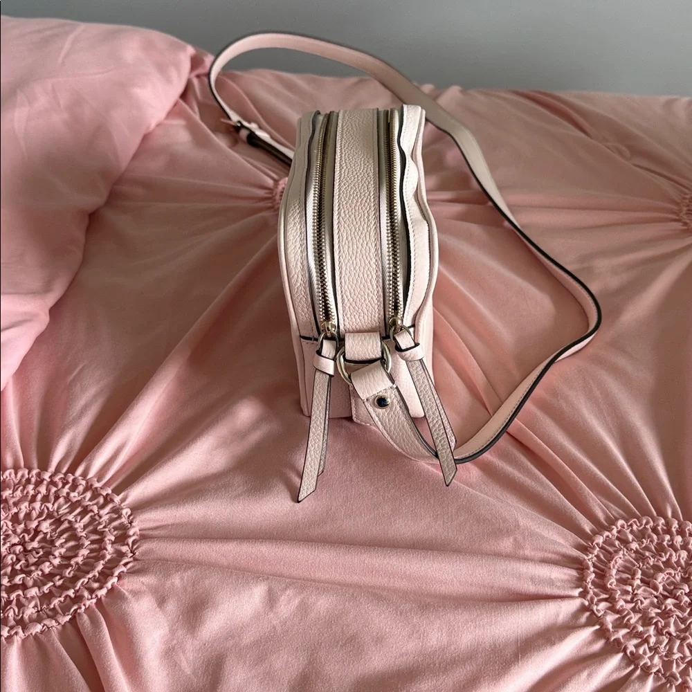 kate spade Blush Pebbled Leather Camera Bag with Gold Logo - Picture 4 of 4